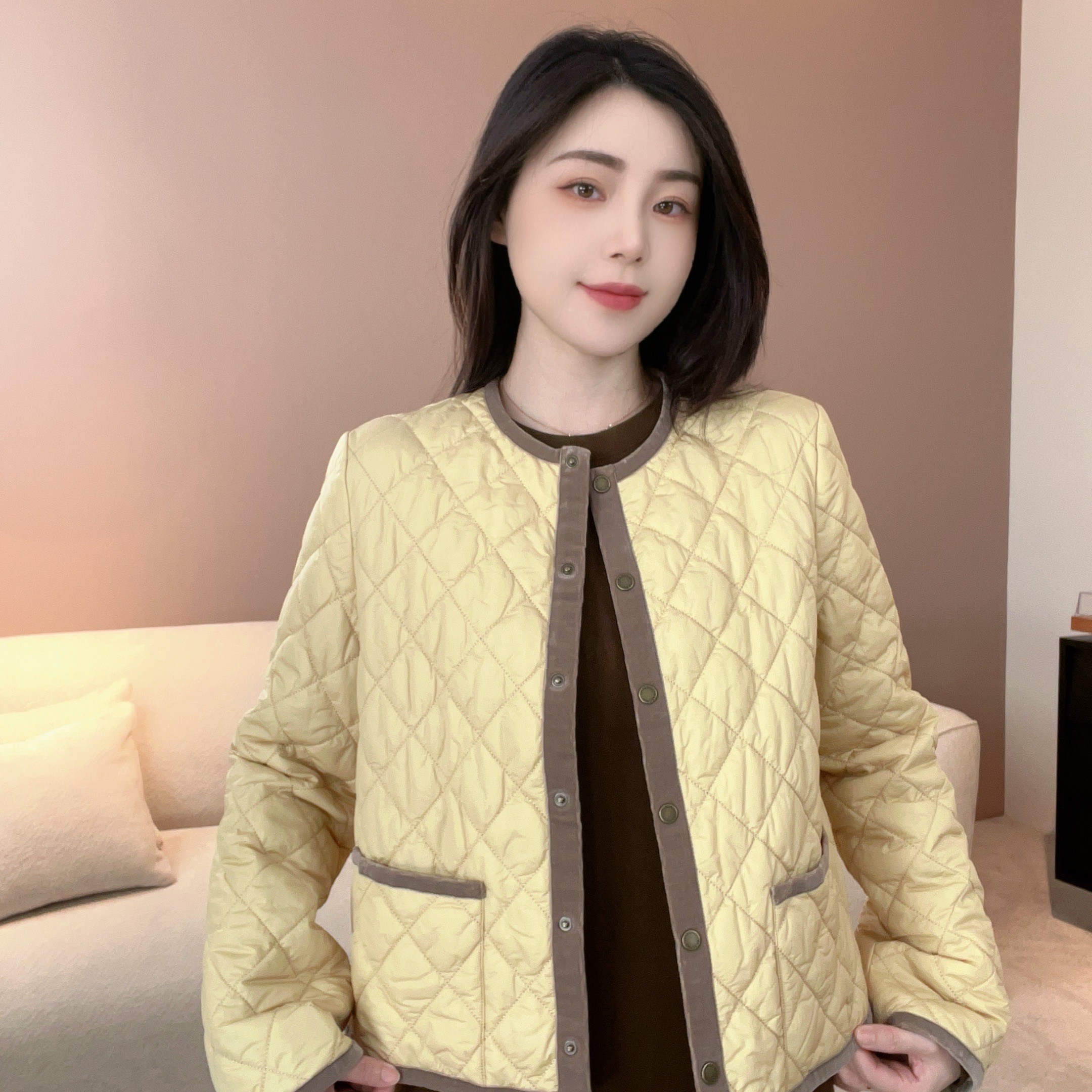 GIRDEAR/哥弟秋冬新款雅丹风时尚百搭菱格拼接棉服外套女1400512