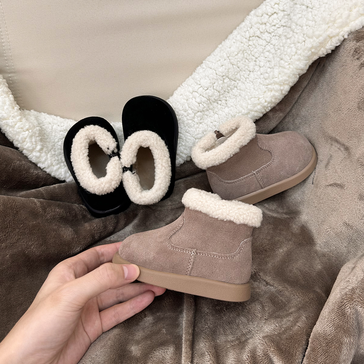 时尚加绒防滑短靴棉鞋保暖冬季儿童女款网红舒适百搭厚底雪地靴