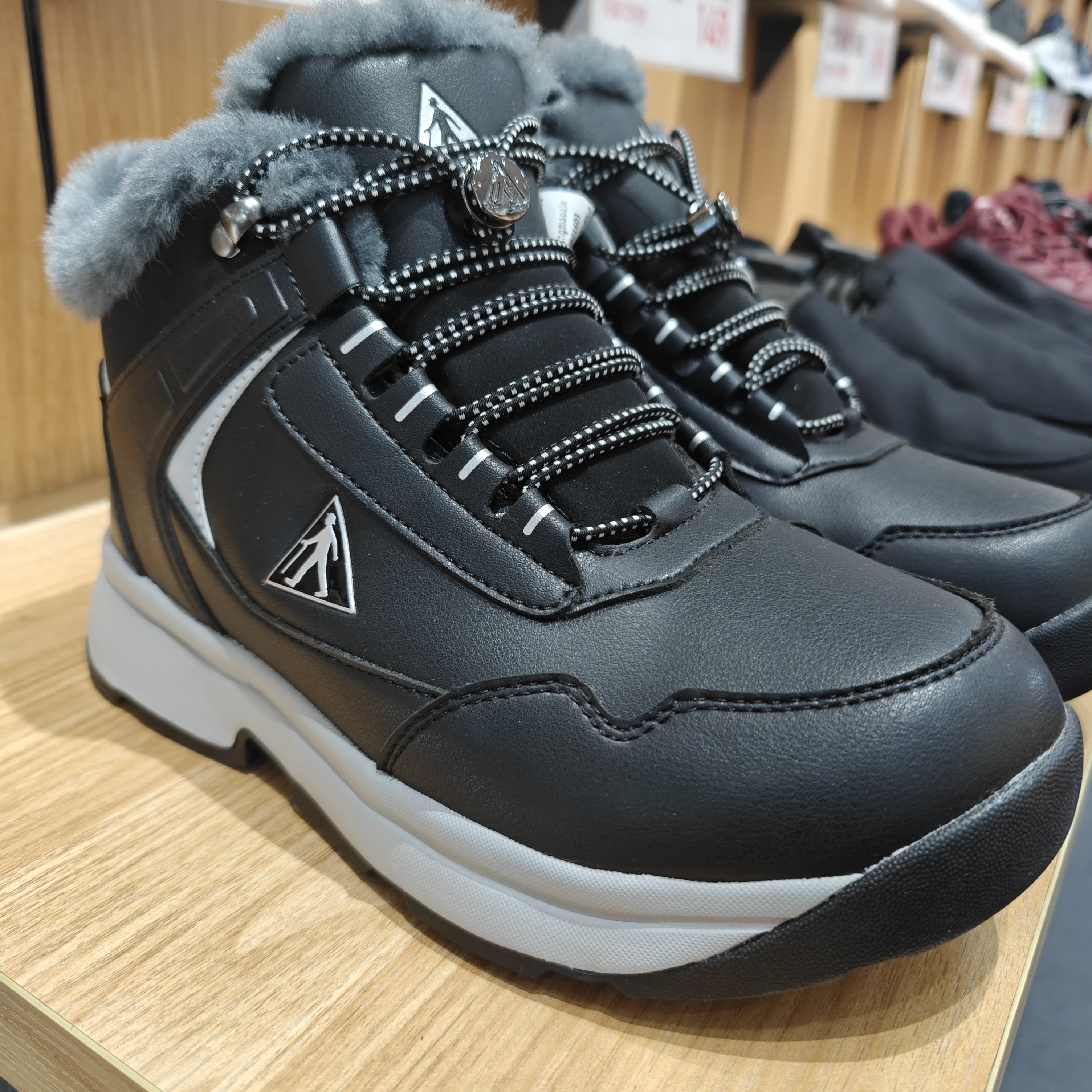 足力健老人鞋老款断码户外加绒加厚冬季保暖雪地靴时尚秋冬