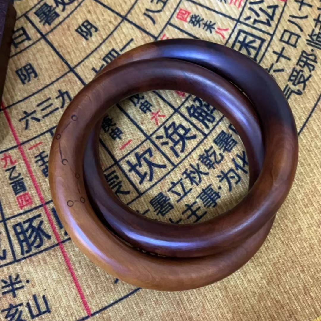 雷击枣木精品高货雷焦乾坤圈，内径7厘米。