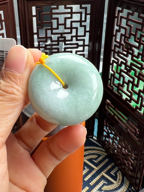 天然缅甸翡翠吊坠