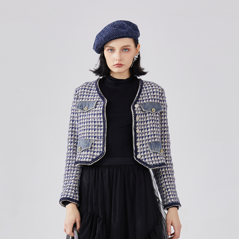 谜底短款呢子外套女春季新款小香风V领格纹修身毛呢241MW0111