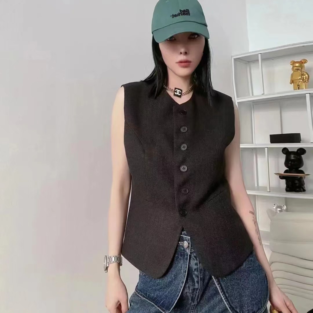 黑色修身西装马甲女夏季设计感小众外穿短款叠穿马夹背心无袖外套