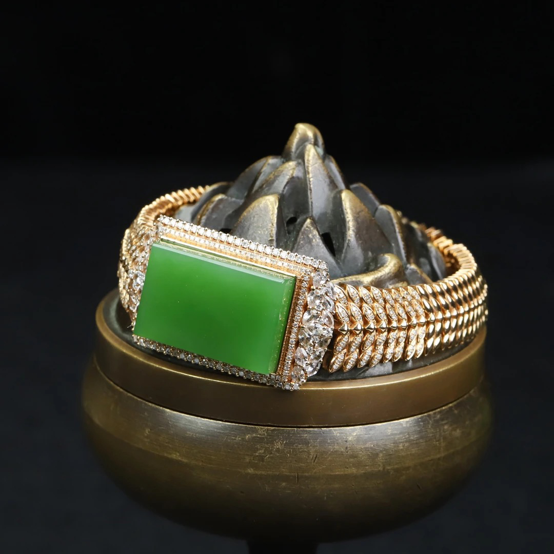 和田玉碧玉果绿手牌18k金镶嵌