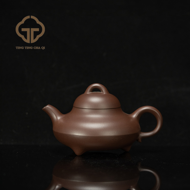 【珽仓破价】郭纪云制 三足合欢 某革泥160cc 紫砂壶*P