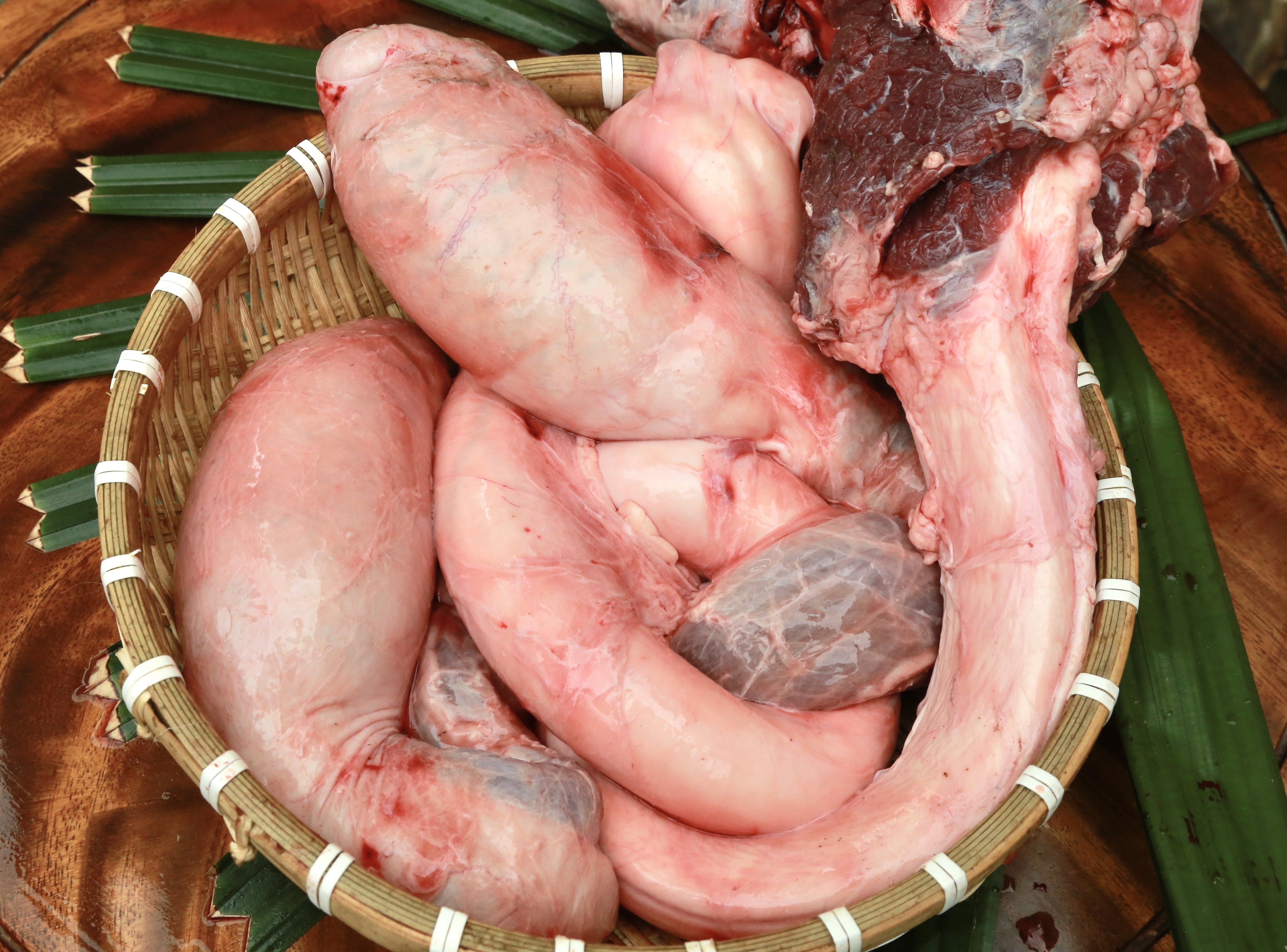 福建牛鼎鲜牛鞭牛三宝现场称斤标价