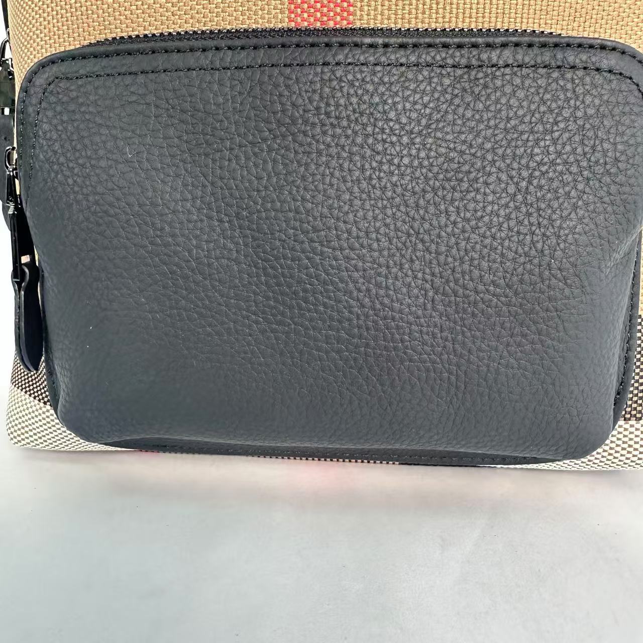 TUS新款双肩包时尚百搭M10167L