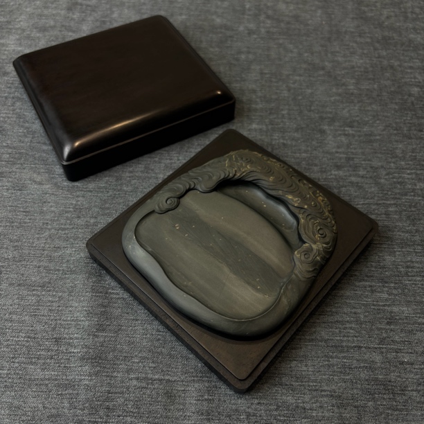 歙砚 金星坑 玉带金星 配大红酸枝盒12.2/11.7/2