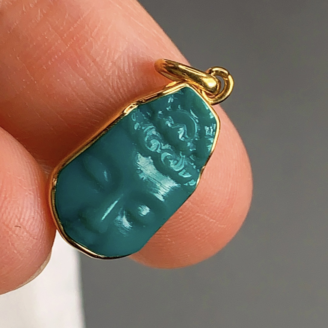 湖北天然原矿绿松石残佛挂件16.5x8.5x3.7m