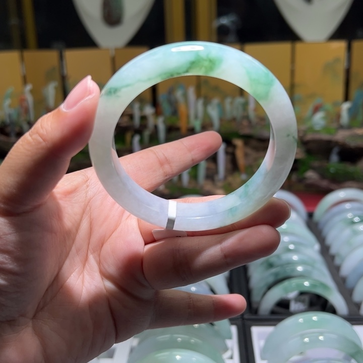 翡翠手镯未镶嵌天然缅甸翡翠A货