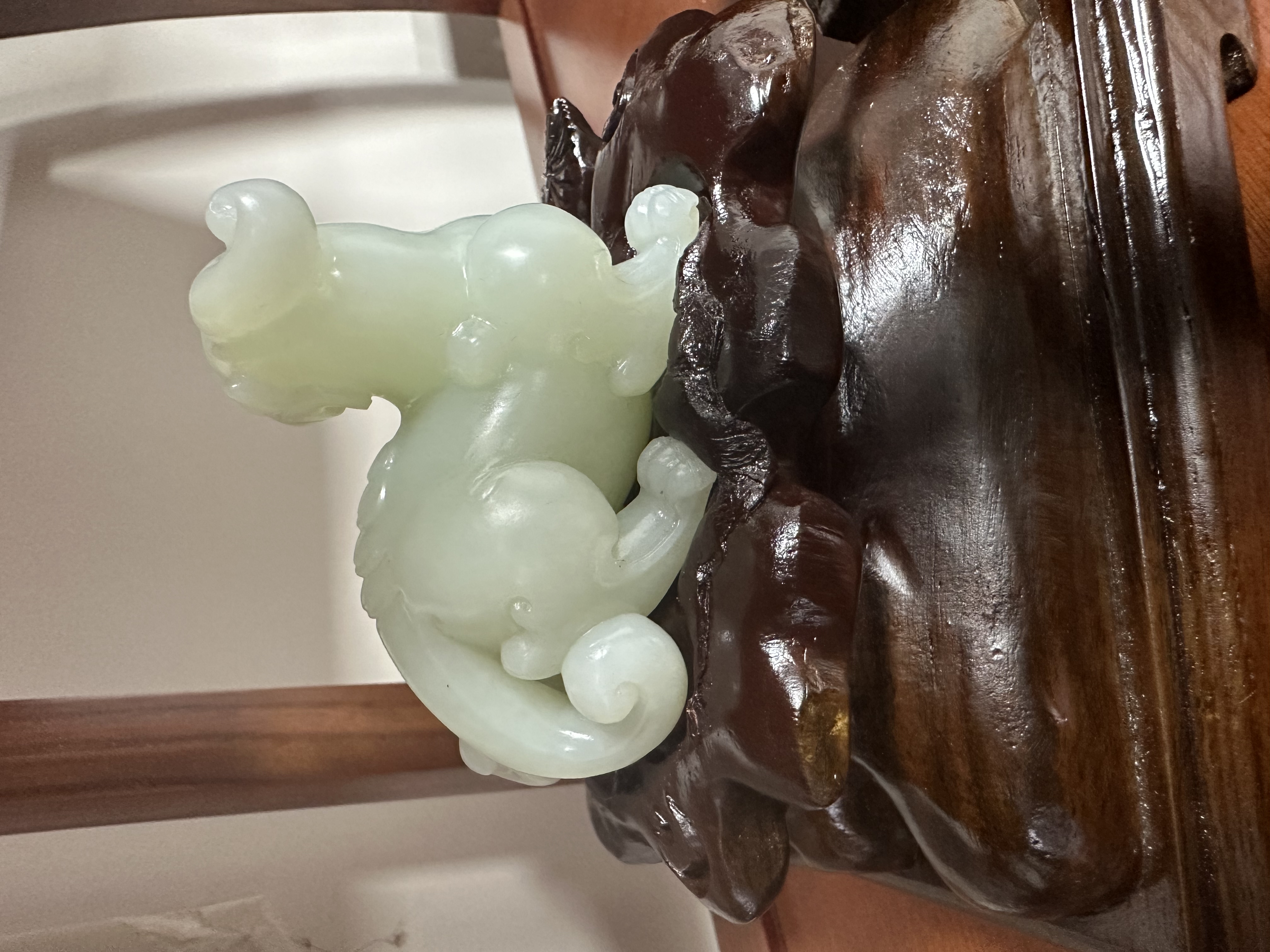 天然和田玉，肉质细腻，