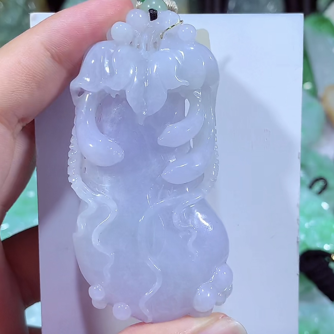 缅甸天然A货翡翠淡紫镂空福瓜吊坠