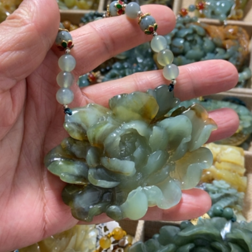 【闪购商品】蛇纹石玉颈饰未镶嵌
