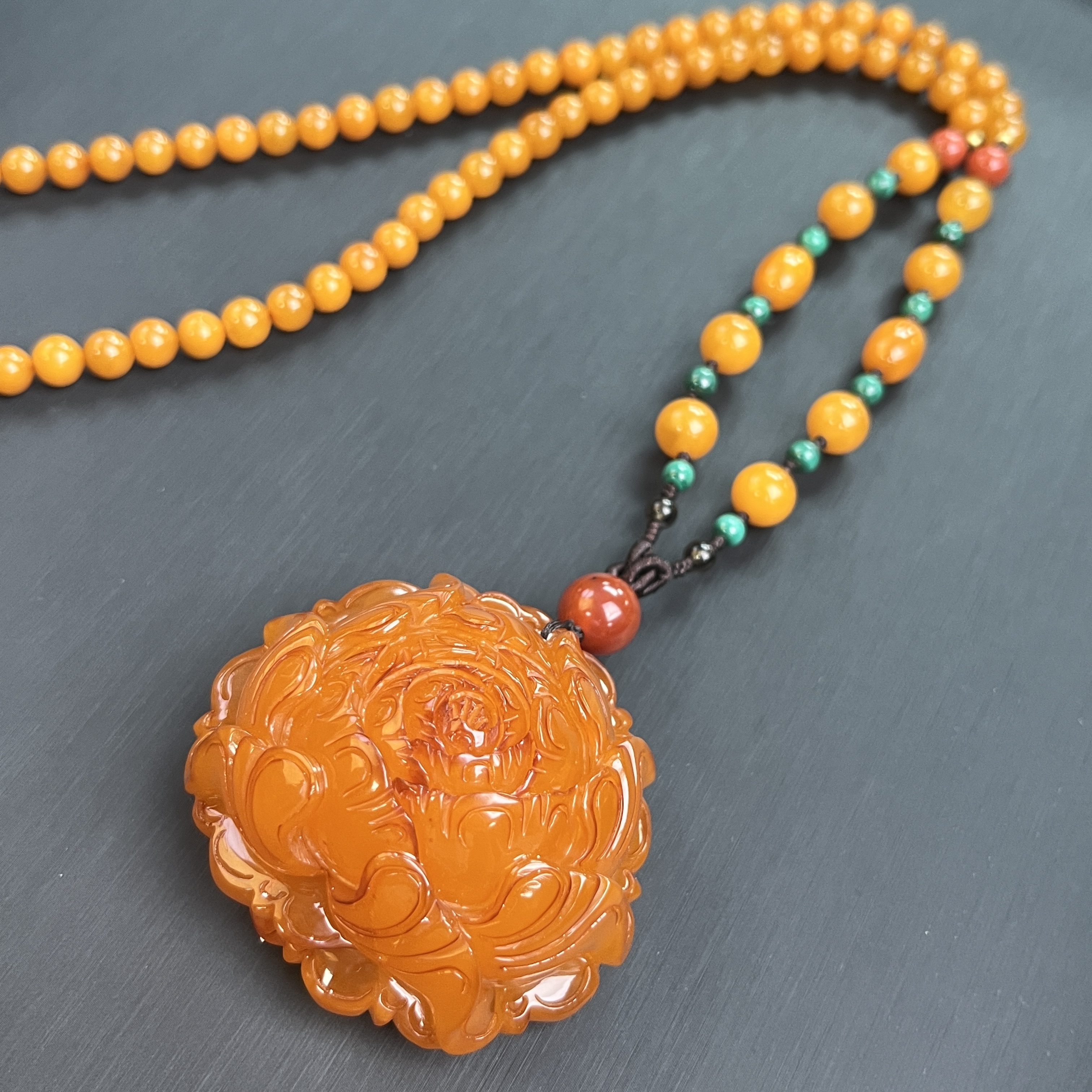 【天香如易】天然琥珀鸡油红牡丹花吊坠赠送蜜蜡链子（多样性发货）