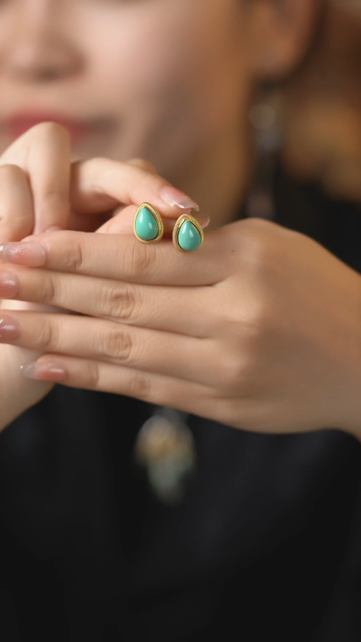 【闪购商品】绿松石耳钉18K金镶嵌绿松石耳钉