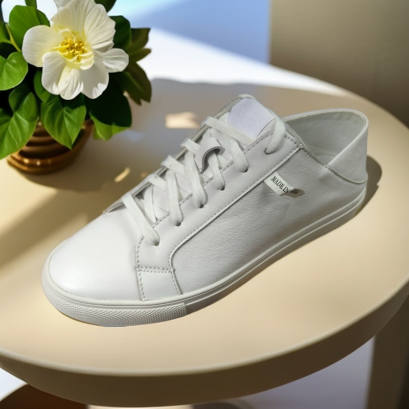 低帮纯白牛皮板鞋男女同款