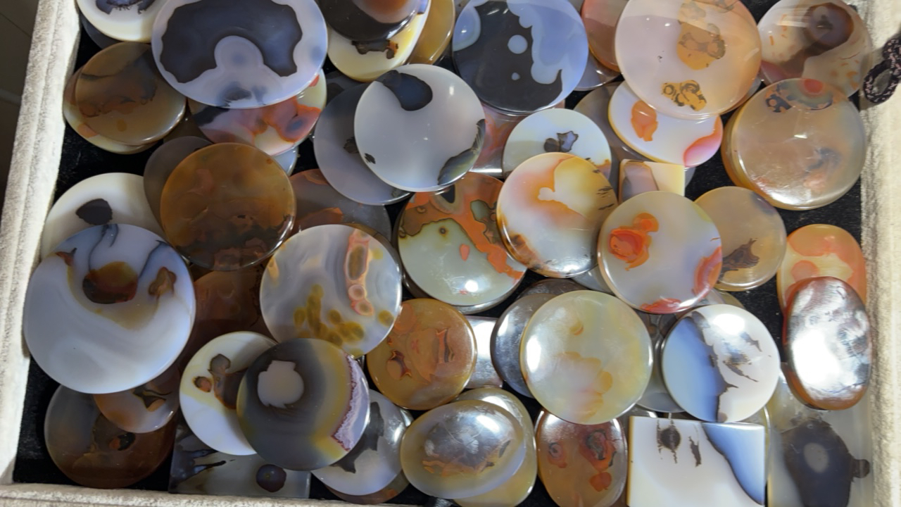 天然玛瑙象形吊坠