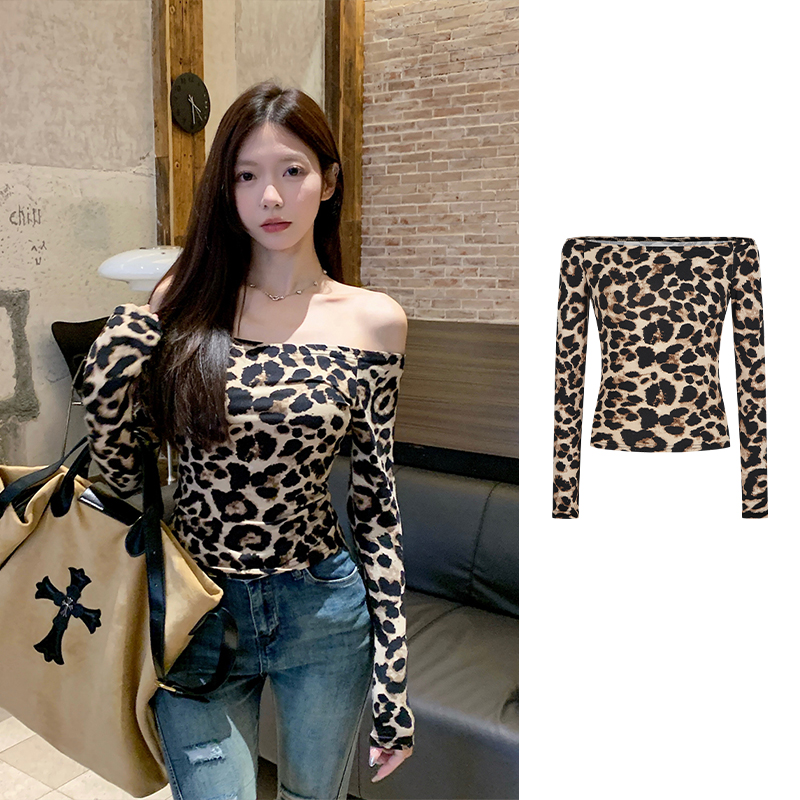 MosesQueen/魔西女王美式辣妹豹纹长袖T恤女春外穿修身斜肩上衣