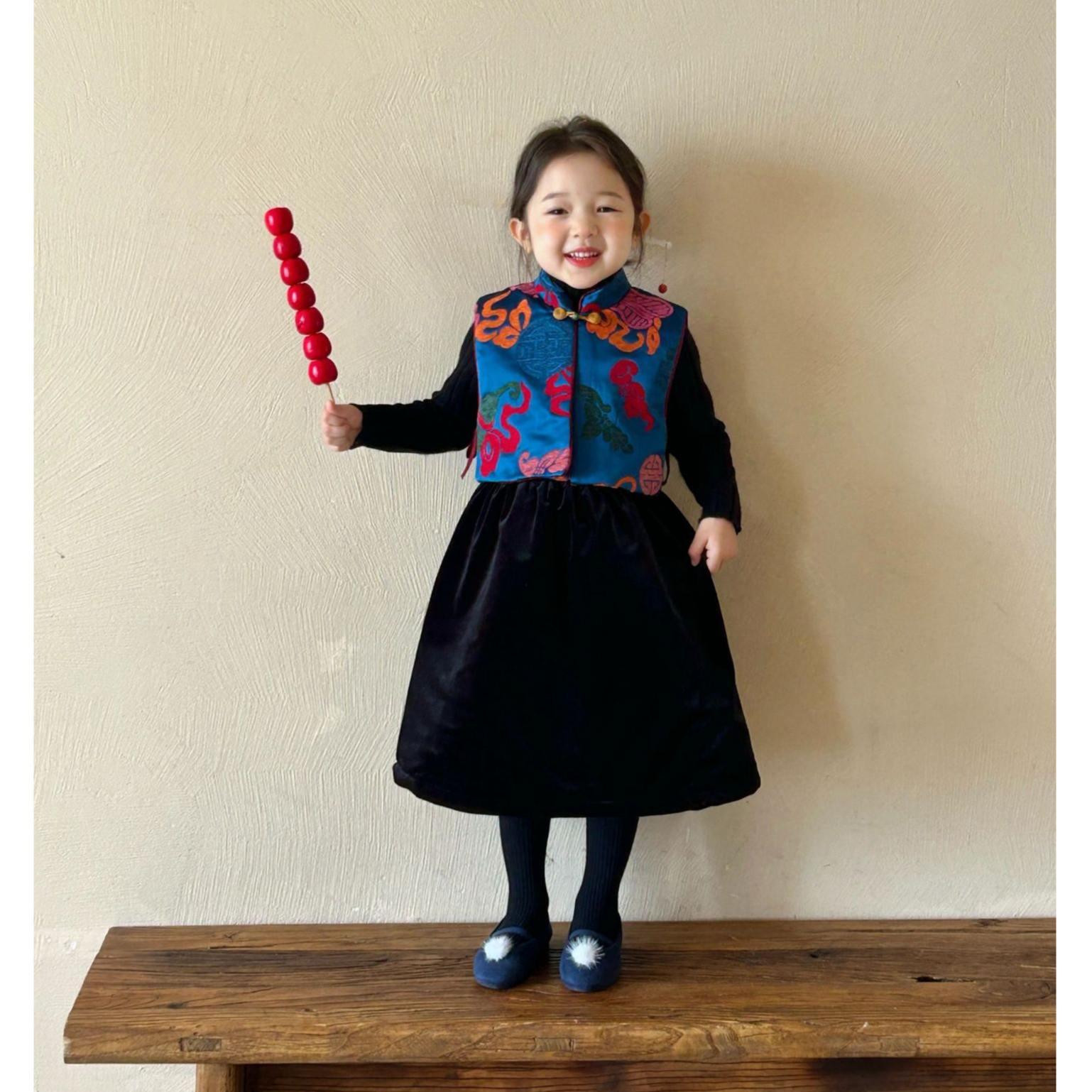 2024冬季新款童装 新中式童装 女童七彩八宝葫芦漳缎马甲 唐装