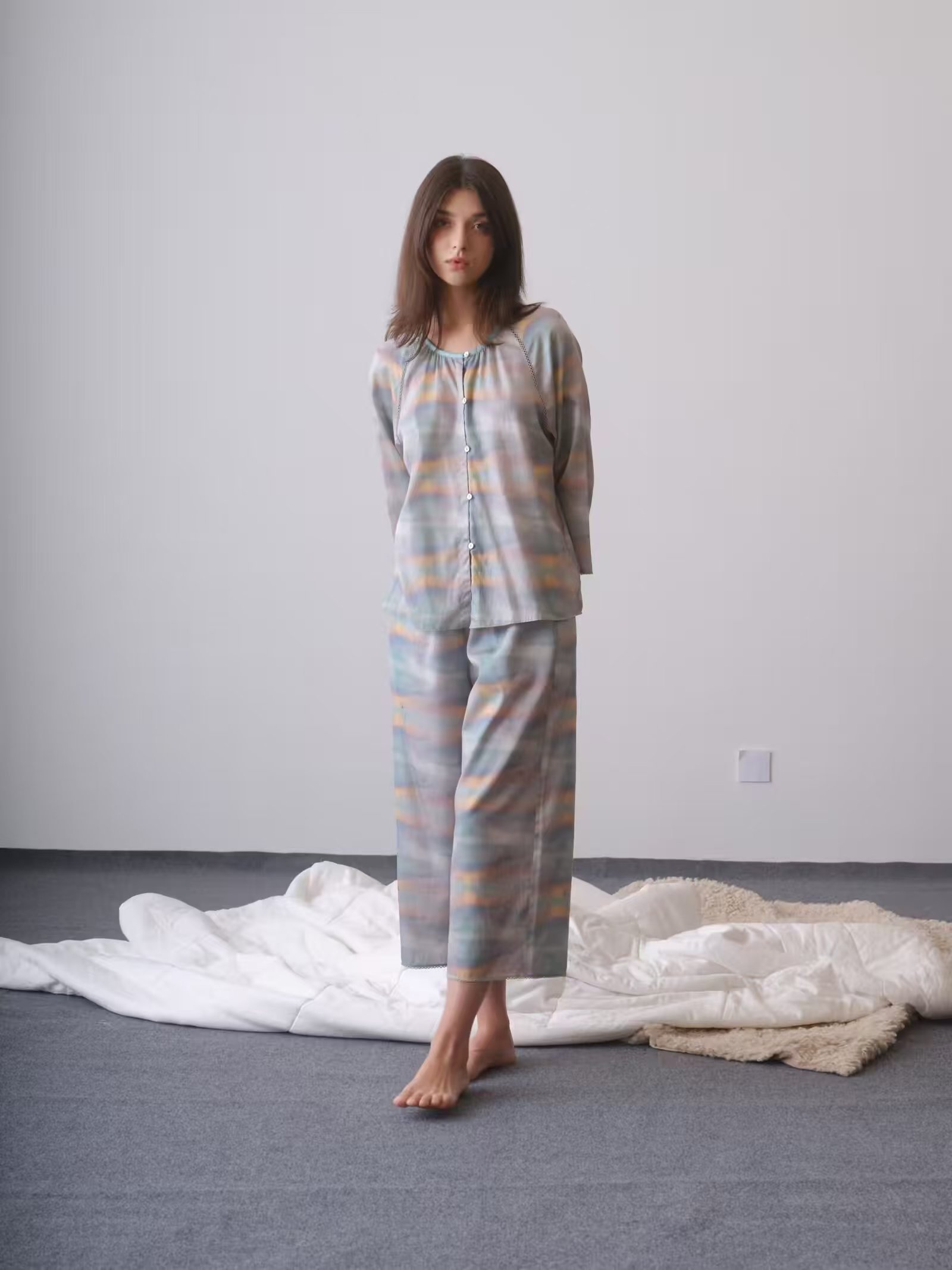 朵朵可可24年秋冬新款对开圆领八分袖长裤CZ067