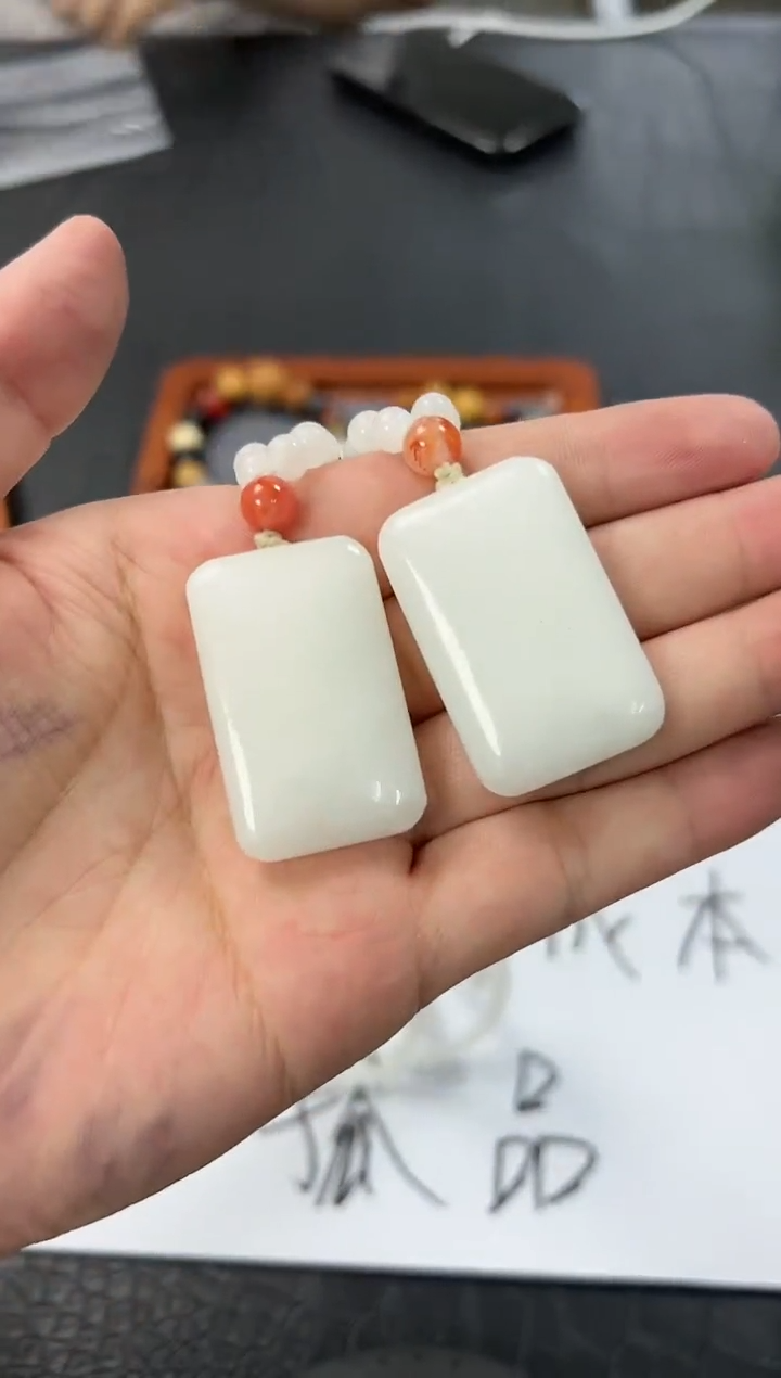 【闪购商品】和田玉吊坠(赠链)未镶嵌多样性发货一件237