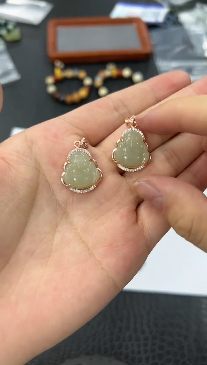 【闪购商品】和田玉吊坠(赠链)银S925镶嵌多样性发货一件190