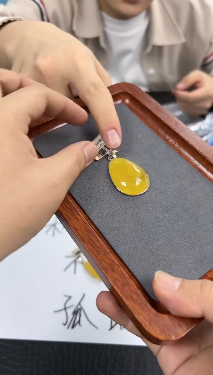 【闪购商品】蜜蜡裸石银S925镶嵌带链子97