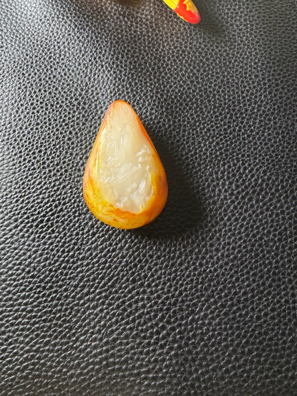 新疆和田玉山水吊坠