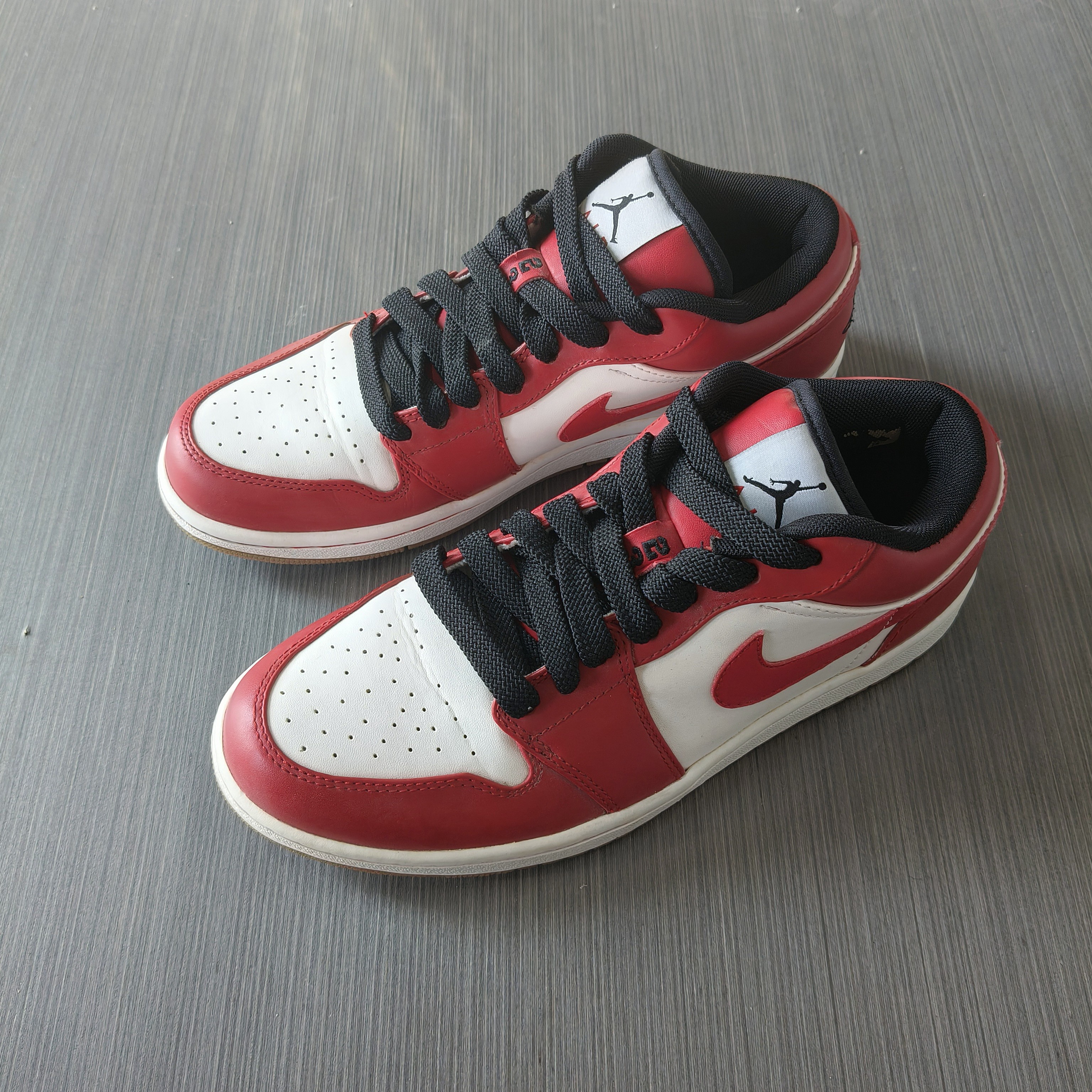 42码/Air Jordan乔丹aj1low白红 鞋标破损/休闲鞋 板鞋/99新无盒