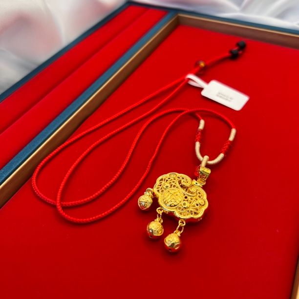 吊坠足银 千璐2号店 铃铛福字小锁包