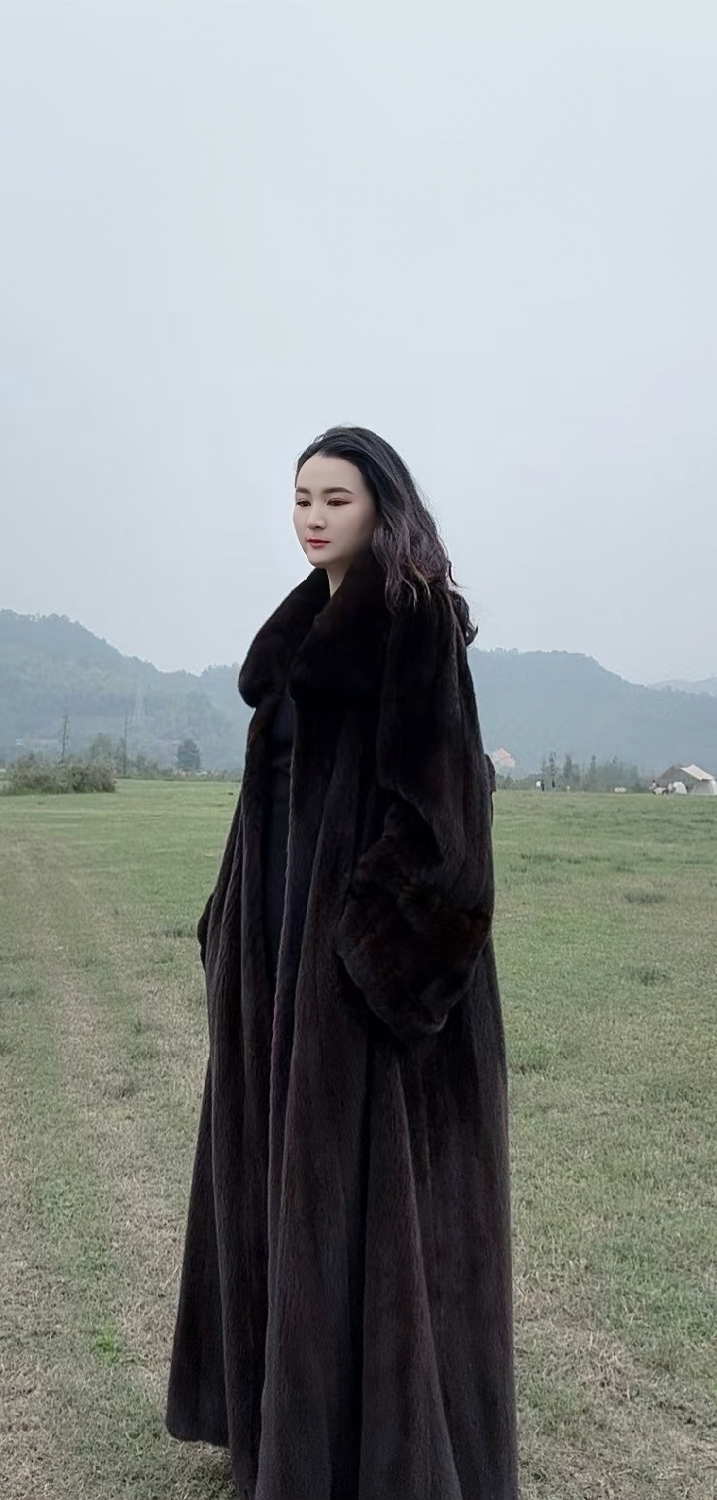 马哈根尼原色进口天鹅绒水貂整貂超长款大衣，穿刀工艺时尚大码