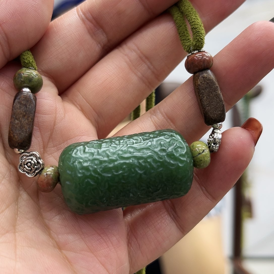 和田玉颈饰未镶嵌