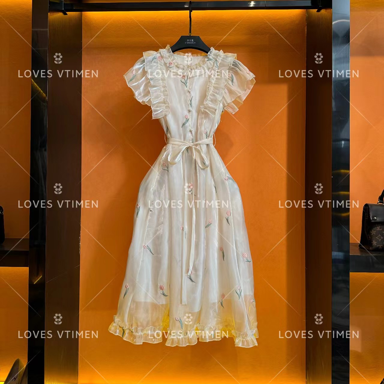 JOJO-设计师款气质刺绣显瘦收腰连衣裙LOVES-A902