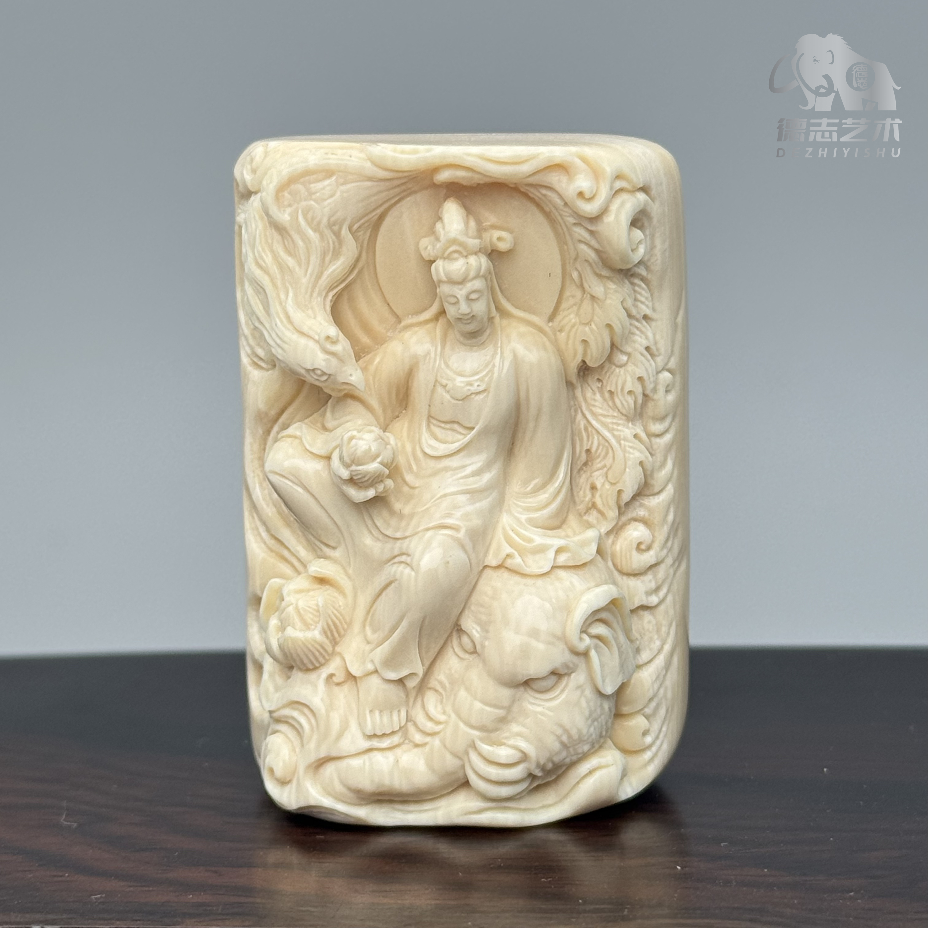 DEZHI/德志约51*35*21mm普贤吊坠红皮立体雕刻猛犸牙DZ159