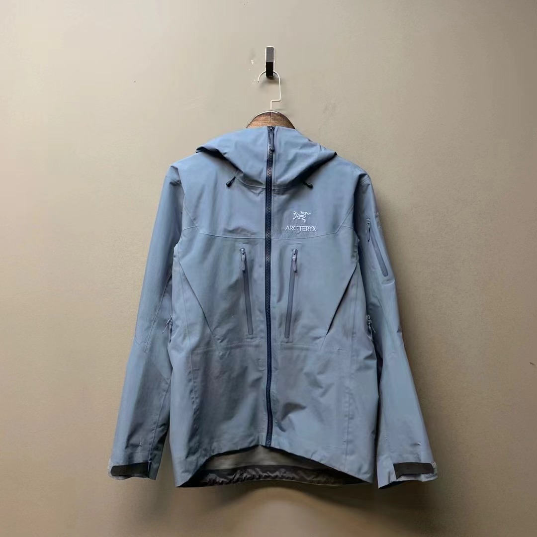 Arcteryx 始祖鸟/02593/ Alpha sv硬壳冲锋衣平流蓝有起泡 95新xs