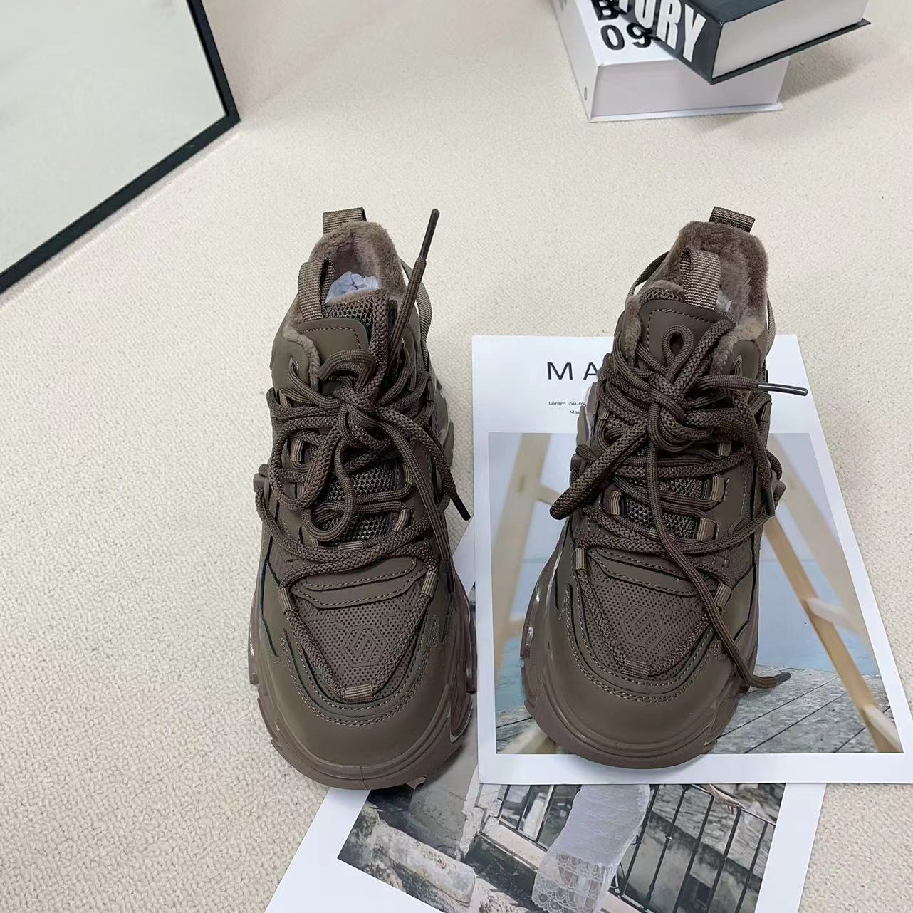 【与然良品】829-12F时尚休闲透气潮流运动鞋女厚底款舒适