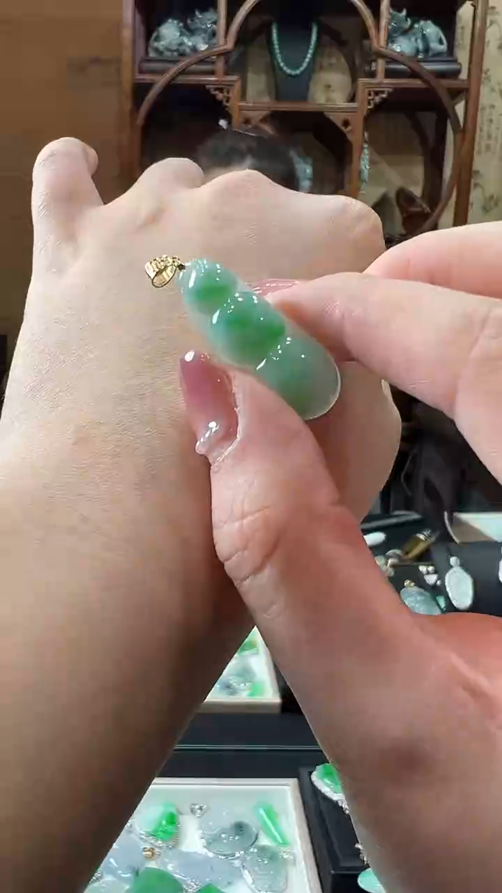 【闪购商品】翡翠颈饰18K金镶嵌挂件