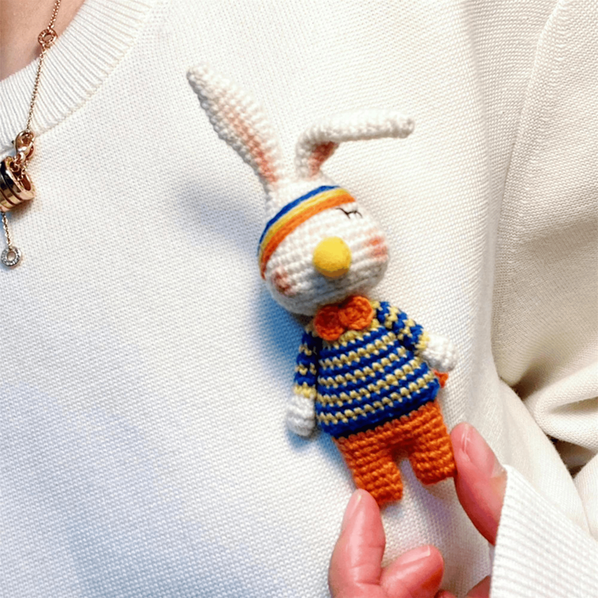 不锈钢胸针 「盲眼长耳兔」配饰线挂羊毛钩织小众原创ins灵感设计