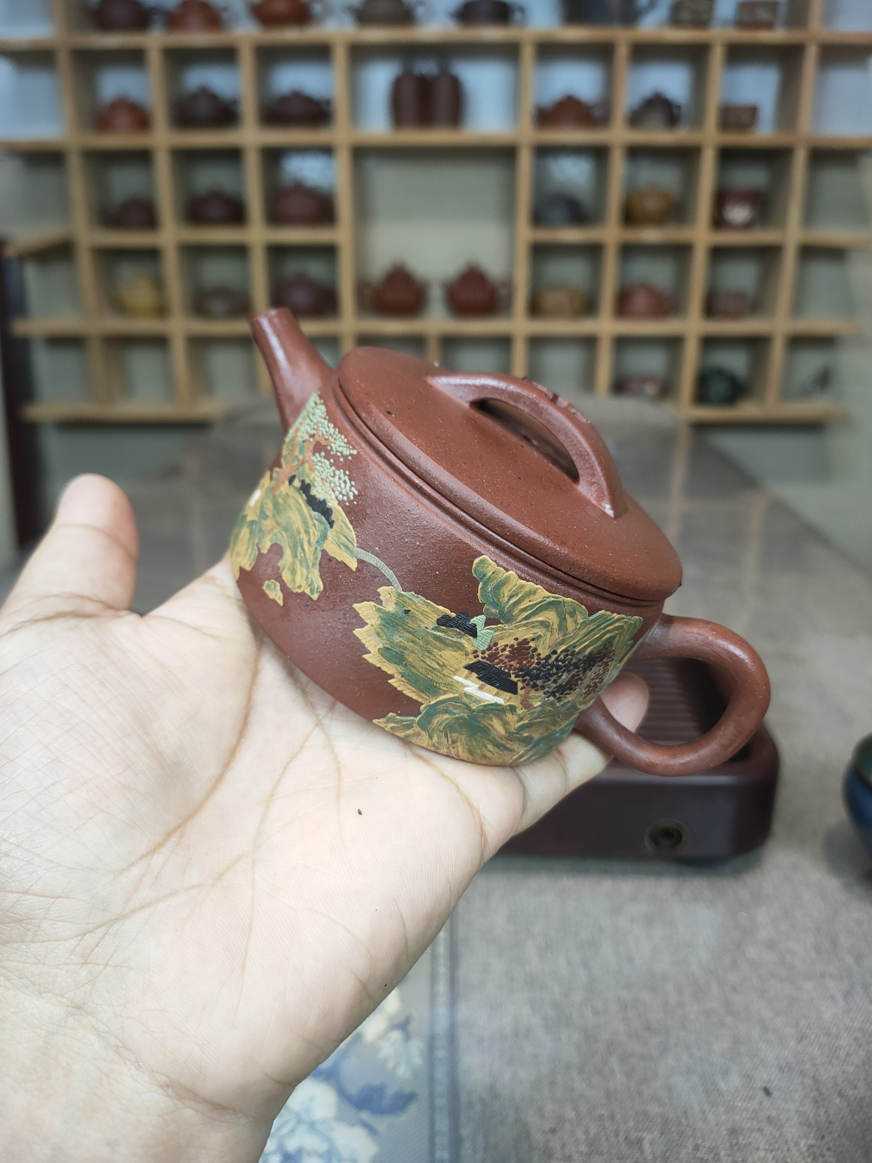 手工泥绘紫砂汉瓦