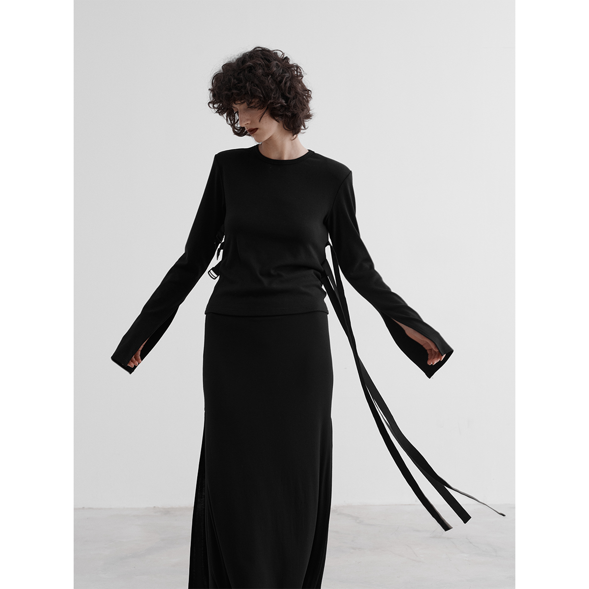 A KIND EGO【特惠不退换】原439喇叭袖宽肩织带上衣时尚打底 K5451