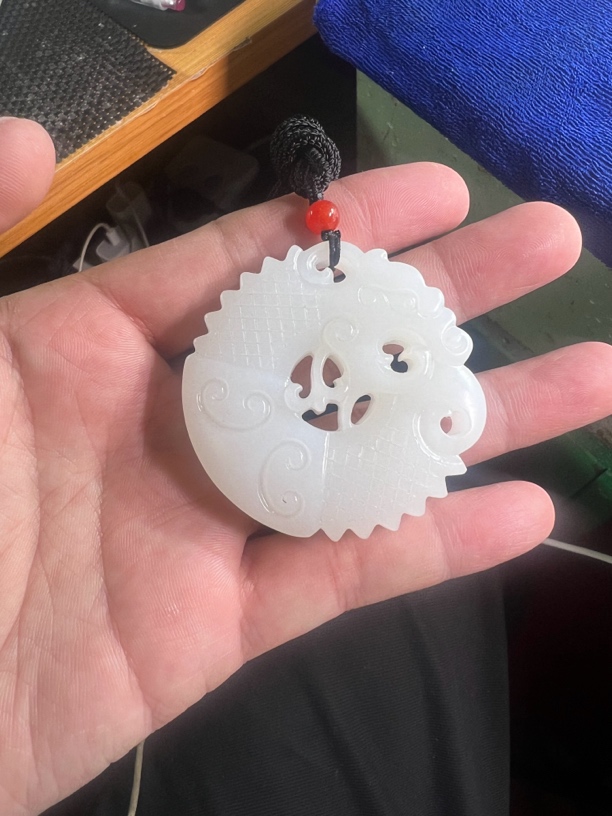 新疆和田玉羊脂白玉化龙