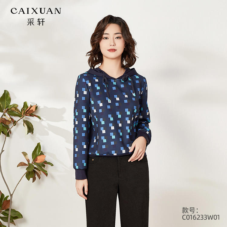  C016233W01CAIXUAN采轩【秋款】几何图形印花休闲风连帽减龄卫衣