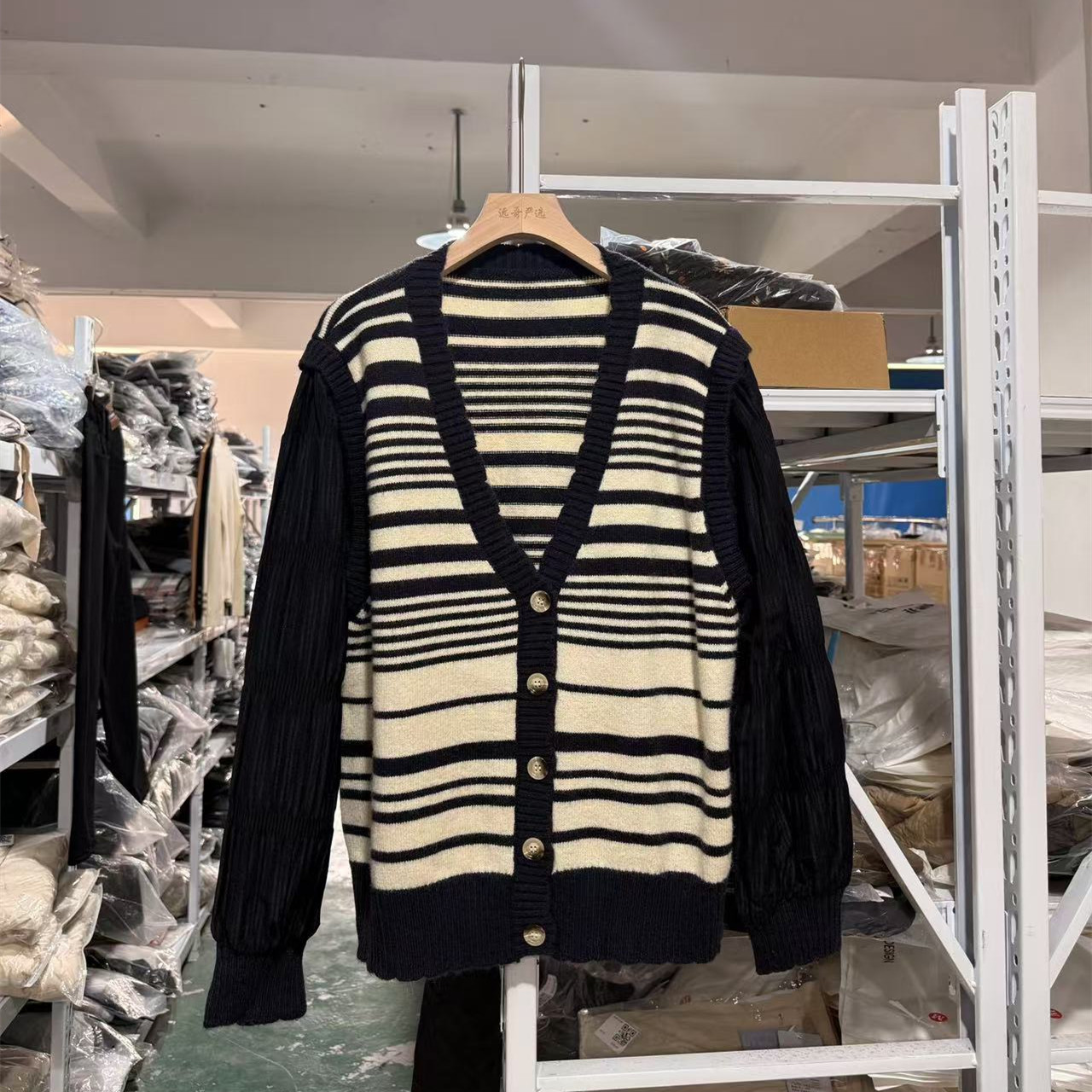 K2193 大V领拼接袖百搭针织开衫 MY1699