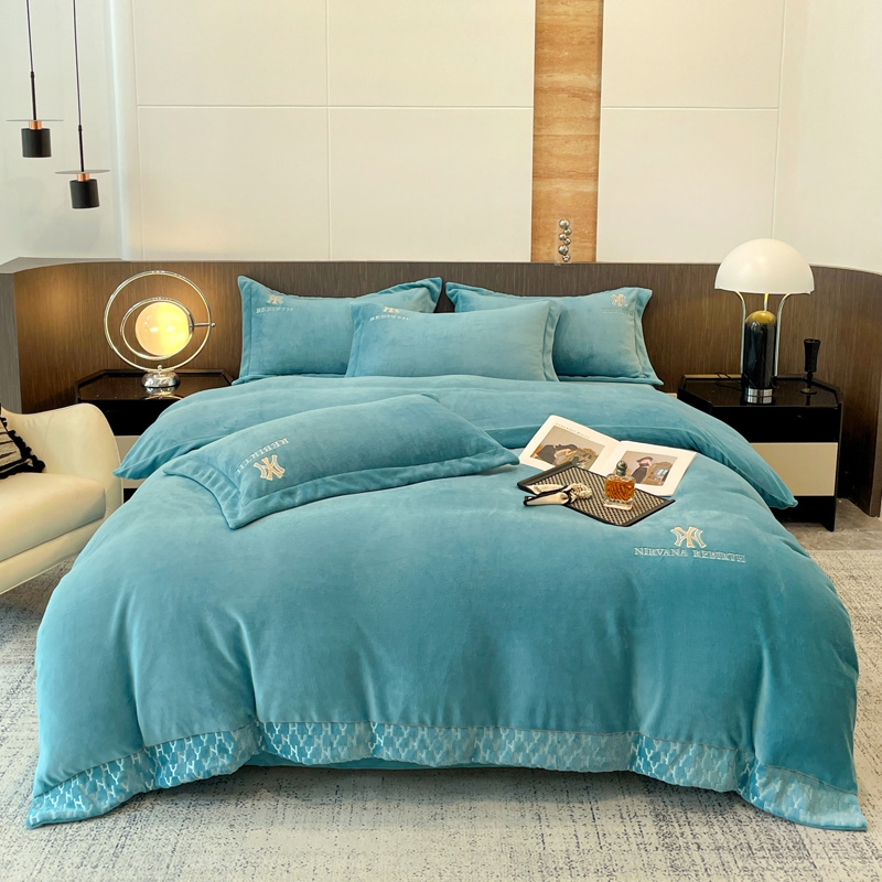 高档轻奢加绒纯色牛奶绒绣花高克重双面绒四件套小清新亲肤