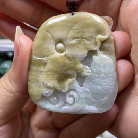 翡翠颈饰未镶嵌牌子