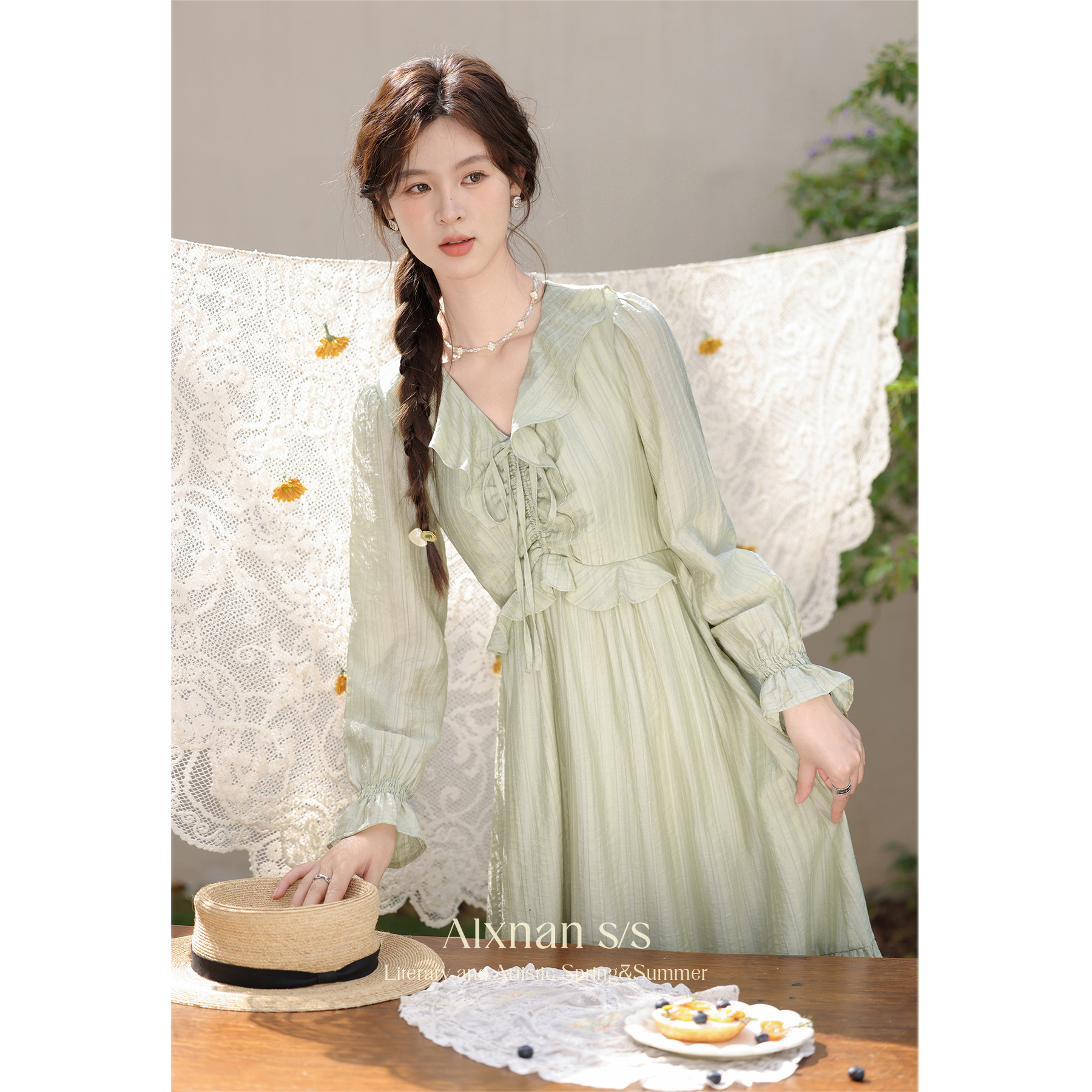 一鹿向南《浪漫笔记》法式气质森系连衣裙女春季设计感长裙L33829