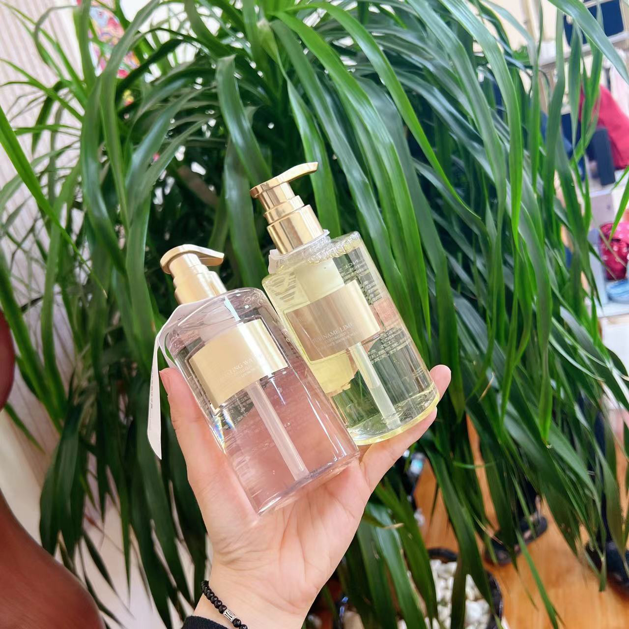 【宠粉！】这哪还用香水啊！香氛精油沐浴露 不愧是你啊！