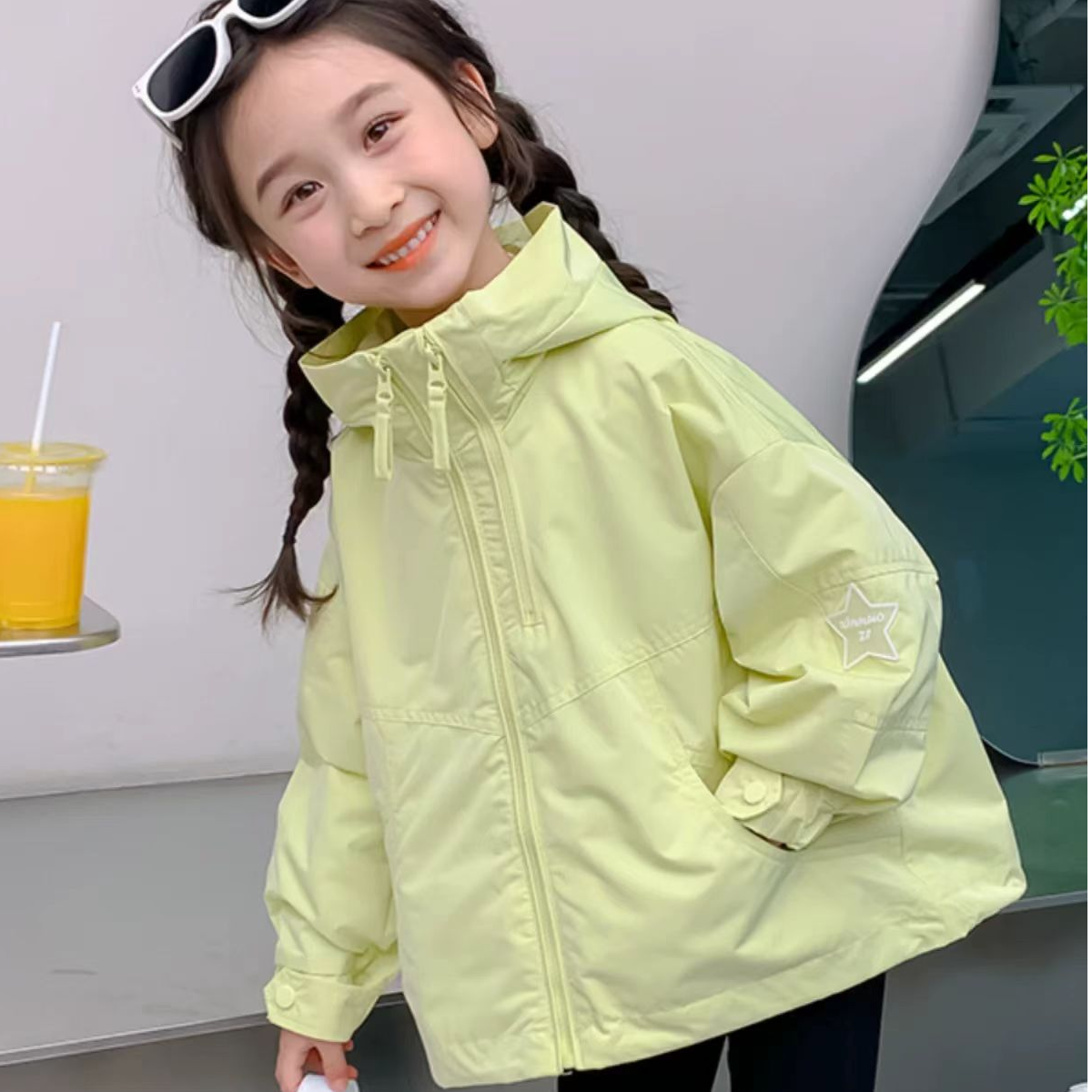 女童春秋款连帽外套2025新款女宝宝韩版休闲风衣儿童秋装冲锋衣潮