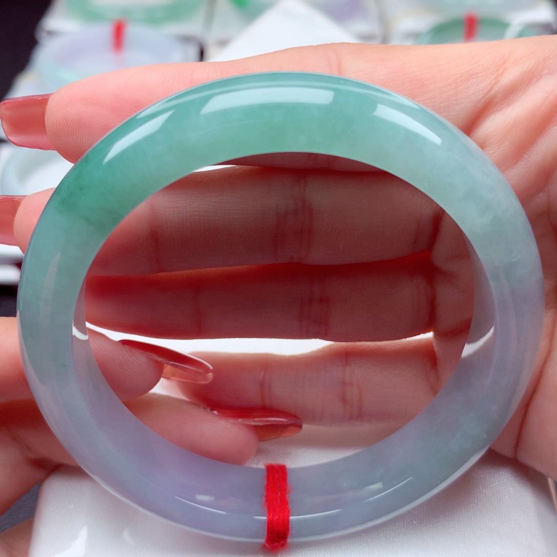 翡翠手镯未镶嵌58.1正圈 春彩半山水 微瑕捡漏