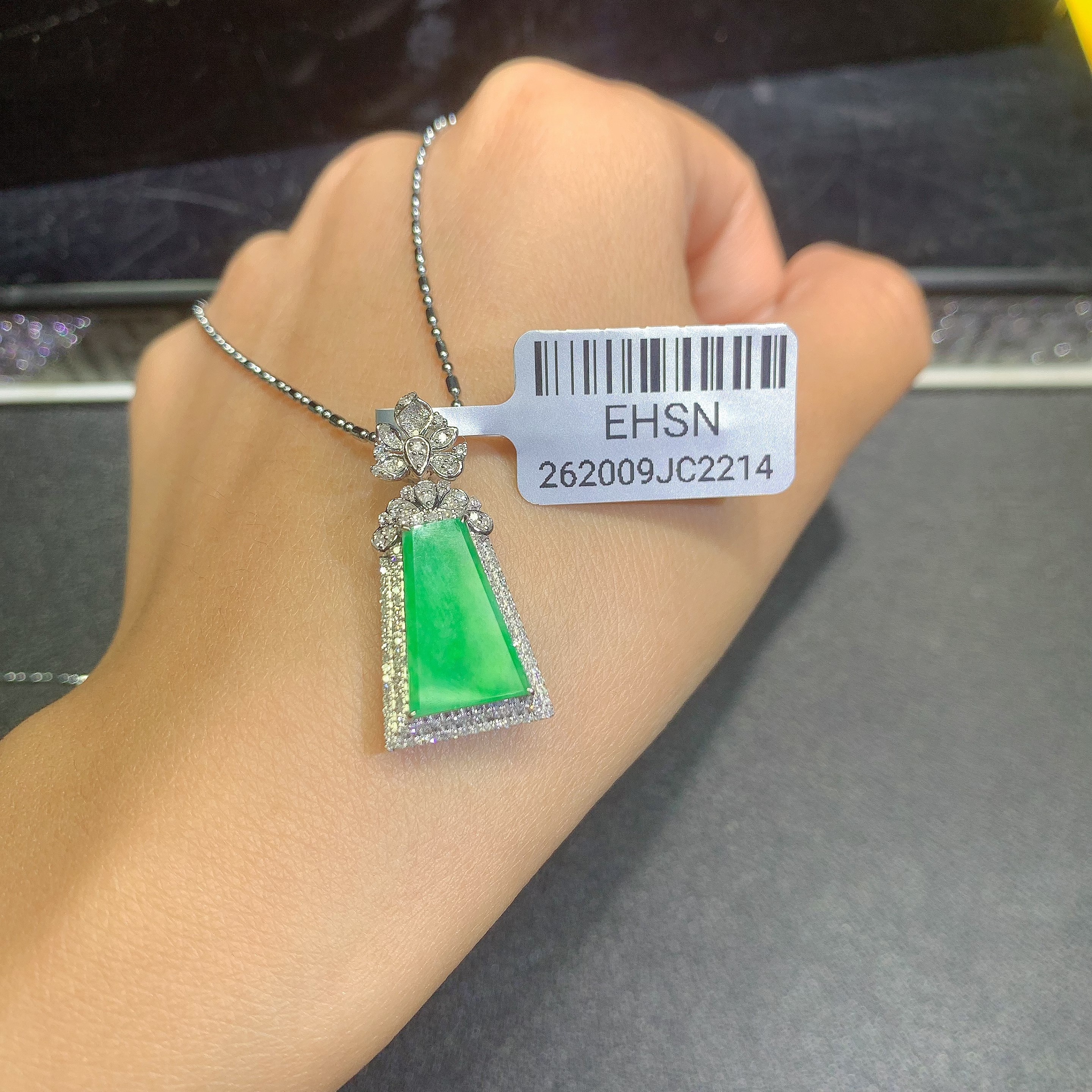 缅甸A货翡翠南非真钻18K金（不含链）